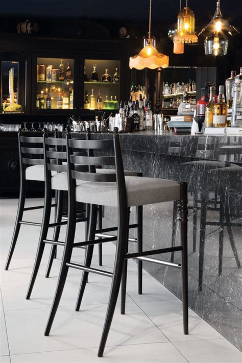 Black and White Bar Stools – How To Choose And Use Them