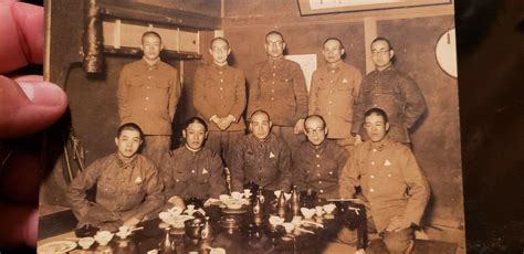 ORIGINAL WWII JAPANESE PHOTO OF JAPANESE SOLDIERS EATING | #2095071332