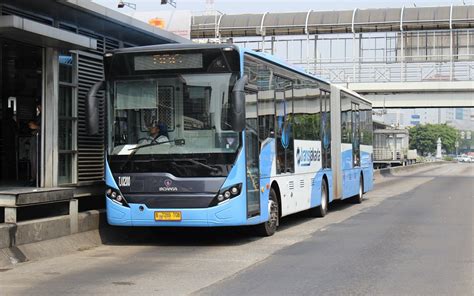 Bus Transjakarta Kerap Kecelakaan Knkt Beri Rekomendasi Untuk