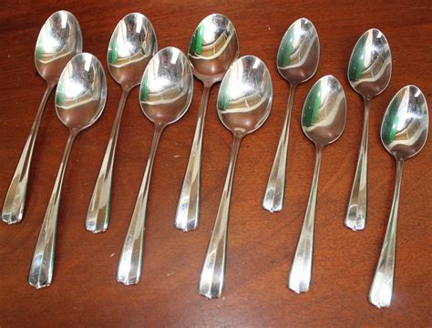 Oneida Vintage silverware in Impulse Pattern Gala stainless