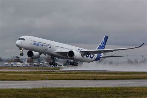 Imagens Voa O Primeiro Airbus A