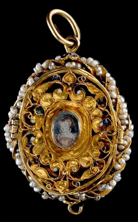 Renaissance Jewelry Ancient Jewelry Oval Locket Gold Locket Antique
