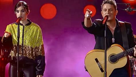 Javiera Mena y chascarro con Alejandro Sanz en Viña 2016 El