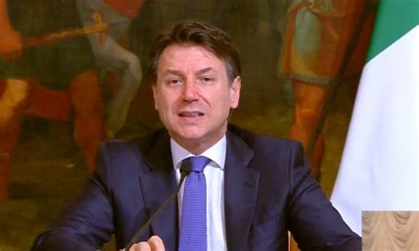 Giuseppe Conte Firma Il Nuovo Dpcm Con Miliardi Di Euro Ai Comuni