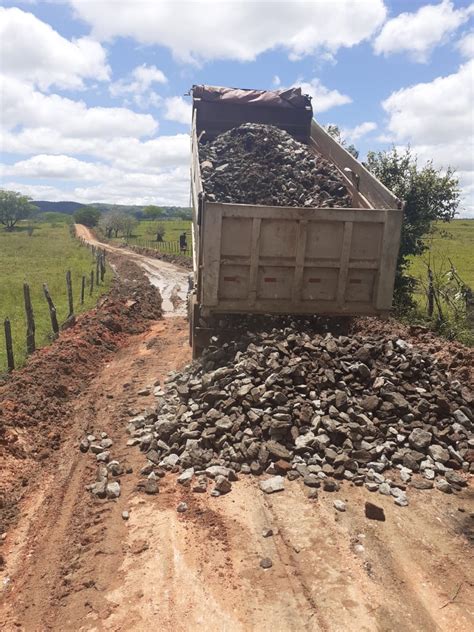 Programa Estrada Boa Continua A Recuperar Estradas Da Zona Rural De