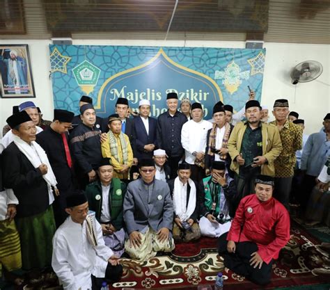 Setelah Abah Anom Ganjar Silaturahmi Ke Ponpes Nurul Ibad Ziarah Ke