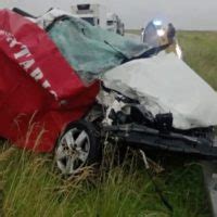 Combi Con Estudiantes Choc Contra Un Auto En La Ruta Y Mueren