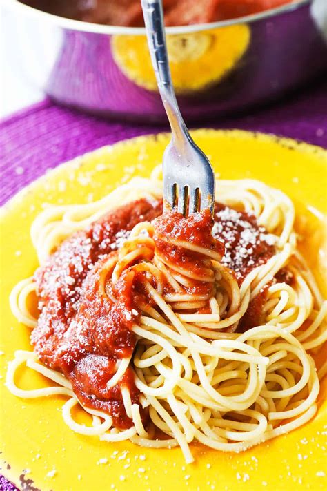 Spaghetti With Tomato Sauce