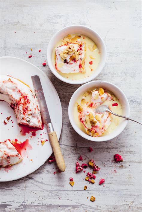 Recette Ile Flottante Aux Pralines Roses Marie Claire