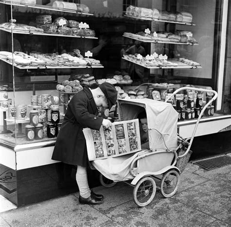 Moments of Children in England during the 1950s | Vintage photos, Vintage children photos ...