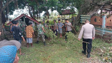 Peduli Tempat Ibadah Babinsa Batee Giat Karbak Bersama Masyarakat Binaan