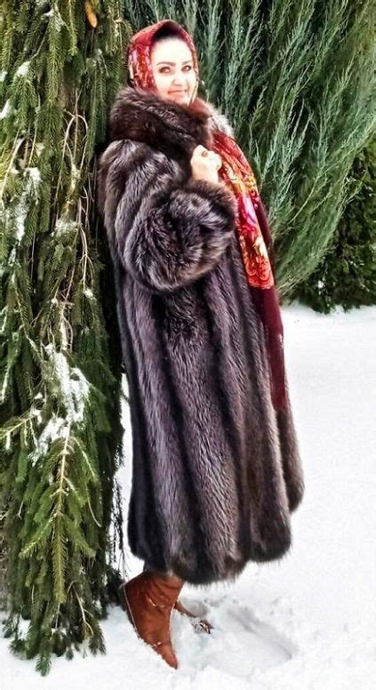 Pin By FURluvva On FURS Snow 2 In 2021 Fur Fashion Fashion Fur Coat