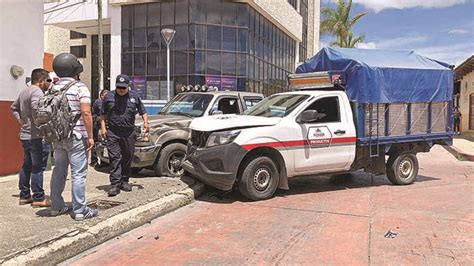 Camionetas Chocaron Un Ni O Sali Herido Peri Dico El Orbe