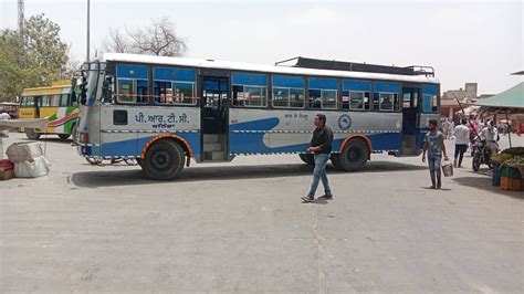 Half A Dozen Youths Beat Up The Driver Of Punjab Roadways Commotion At The Bus Stand Jammed