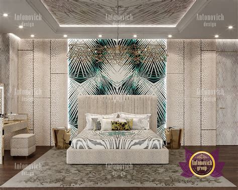 CUSTOMIZED WALL PANELS AND LUXURY DÉCOR FOR BEDROOM