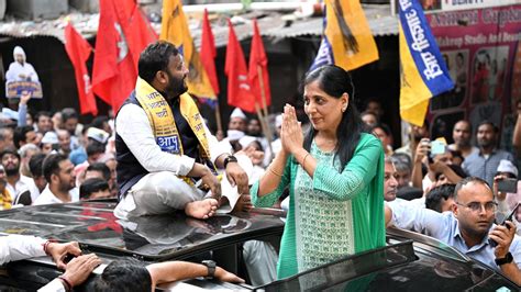 Ls Poll Cm Kejriwal Will Not Bow Down Says Sunita Kejriwal At Aaps