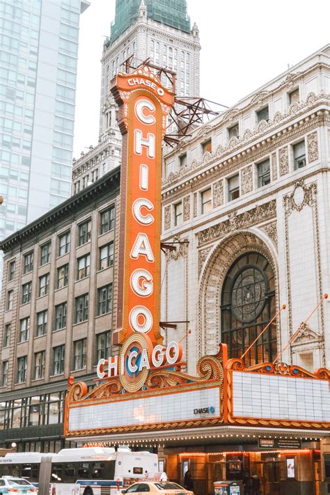 Shallow Focus Photo of Chase Chicago Building · Free Stock Photo