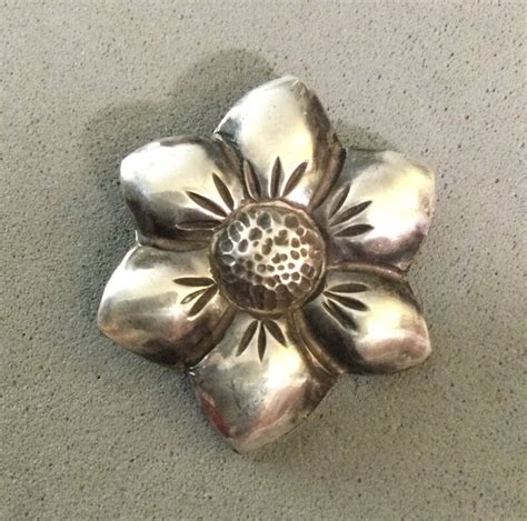 Mexican Silver Victoria Flower