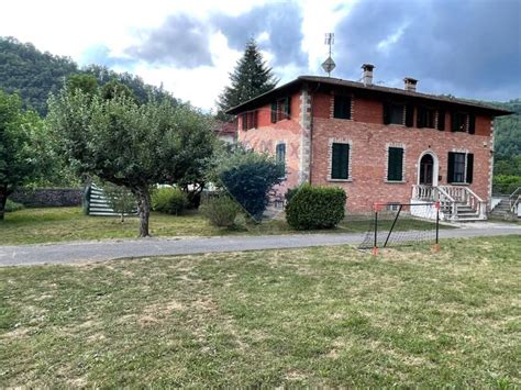 Vendita Villa Unifamiliare In Astracaccio Palleggio Bagni Di Lucca