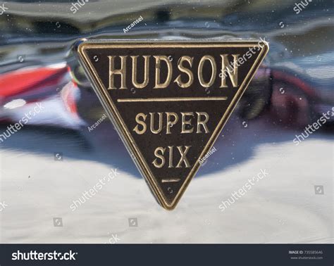 674 Hudson logo Images, Stock Photos & Vectors | Shutterstock