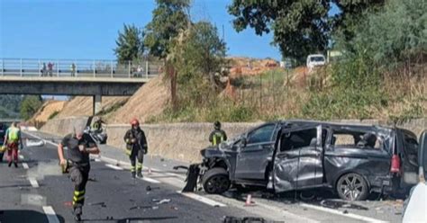 Furgone Piomba Su Auto Due Morti In A