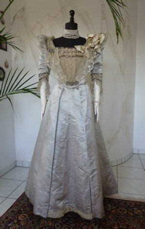 Viktorianisches Ballkleid Aus Seide Ca Historisches Kleid