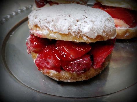 Strawberry Paczki Orland Park Bakery Orders