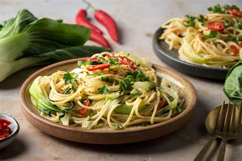 Knoblauch Chili Spaghetti Mit Gebratenem Pak Choi Cookinesi