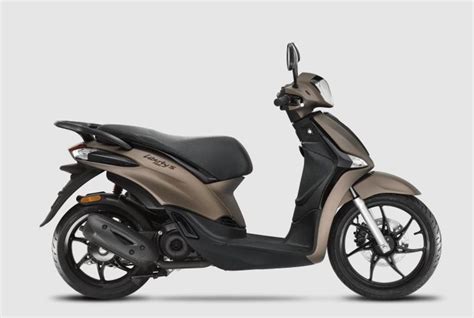 Motorrad Vergleich Vespa Primavera T Vs Piaggio Liberty S