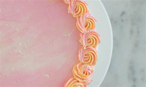 Bake It Easy 10 Modern Takes On Traditional Buttercream Borders