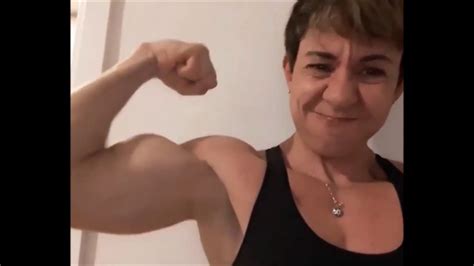 Mature Woman Flexing Biceps Female Bodybuilder Woman Bodybuilding