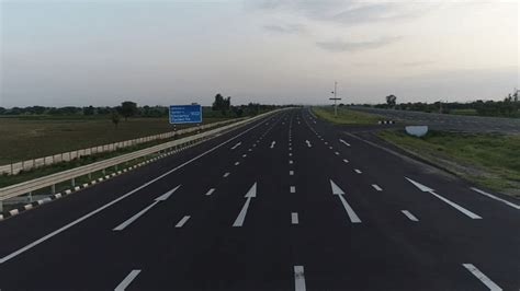 Delhi mumbai Expressway pm करग सहन दस खड क उदघटन