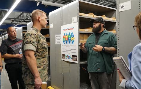 Defense Logistics Agency Distribution Commanding General Visits Dla Distribution San Joaquin