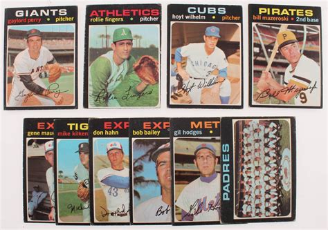 Lot Of 10 1971 Topps Baseball Cards With 384 Rollie Fingers 110