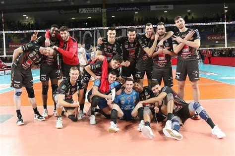 Pallavolo La Cucine Lube Doma In Volata Lallianz Milano E Resta