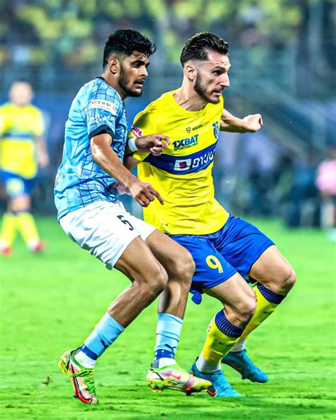 Isl Mumbai City Continue Unbeaten Run Beat Kerala Blasters