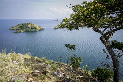 Lake Kivu Rwanda 13700 - JM