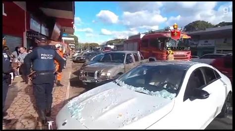 Vídeo Mulher invade farmácia e fere funcionária em Brasília