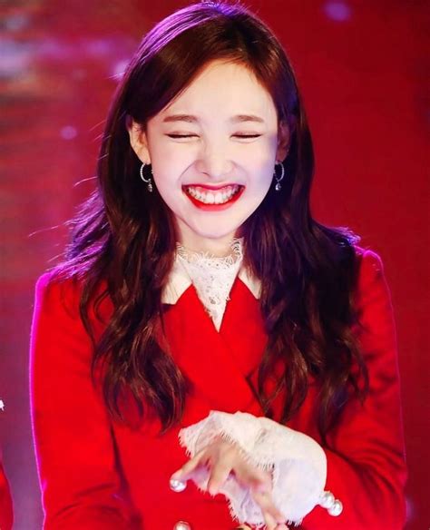 Pin De Seo Em Nayeon Nayeon Twice Modelos