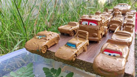 Disney Pixar Cars Fall Into The Water Lightning McQueen Miss Fritter