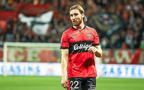 En Avant Guingamp Victor Lobry Ne Prolongera Pas Le Télégramme