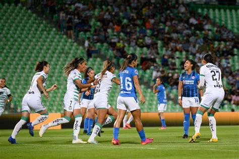 Guerreras Del Santos Laguna Golean 4 0 Al Cruz Azul En El Estadio Corona