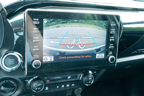 Hilux V6 – Retro Mobility