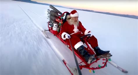 Santa S Sleigh Gets More Muscle It Is Now A Jet Powered Rocket Ready To Take Off Autoevolution