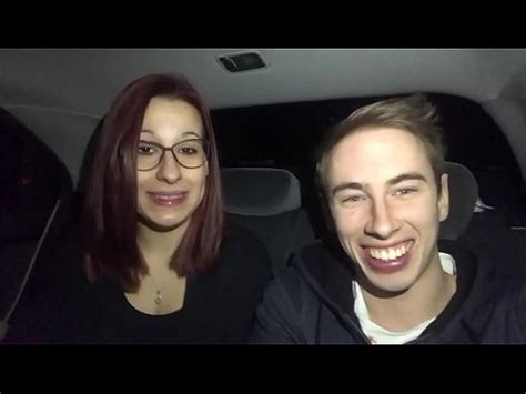 EVA DA UNA MAMADA Y TRAGA A MAX FELICITAS EN EL COCHE XVIDEOS