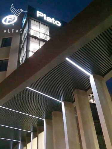 Подвесной реечный потолок фото в интерьере коммерческих объектов: офис ...