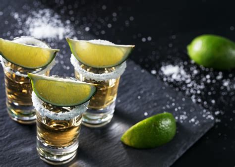 Jak pić tequilę Zasady picia tequili Miksologia pl