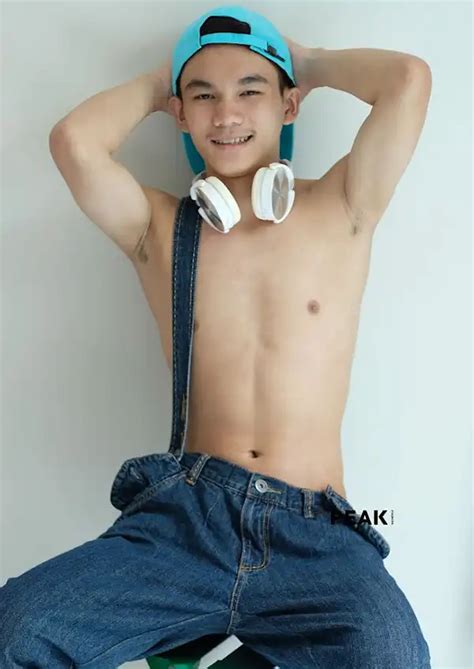 Cha dượng và đứa con trai bị bệnh SEX GAY 2024 Truyen SEX GAY
