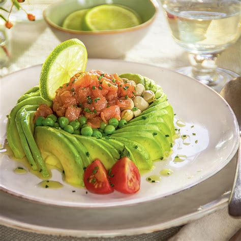 Timbal de Salmón con Aguacate Deliciosamente Perfecto Roombo es