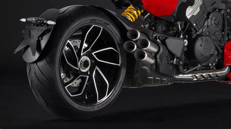 Ducati Diavel Features V Engine To Match Its Muscle Cruiser Looks